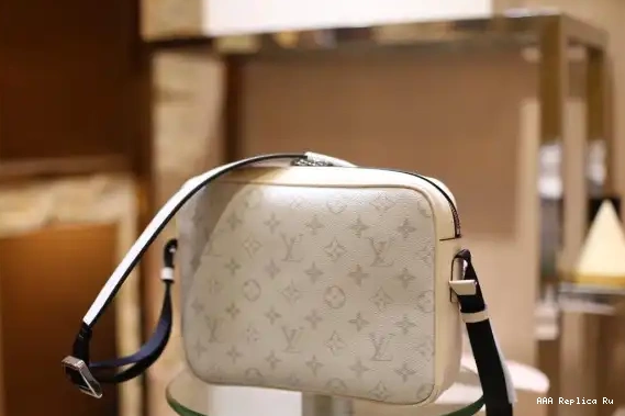 AAA Replica Ru Louis Messenger Vuitton 0624